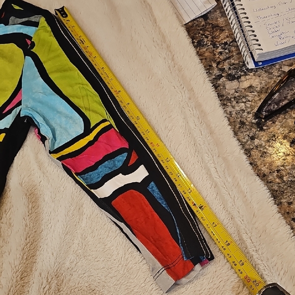 Colorful Geometric Long Sleeve Top - Picture 3 of 8